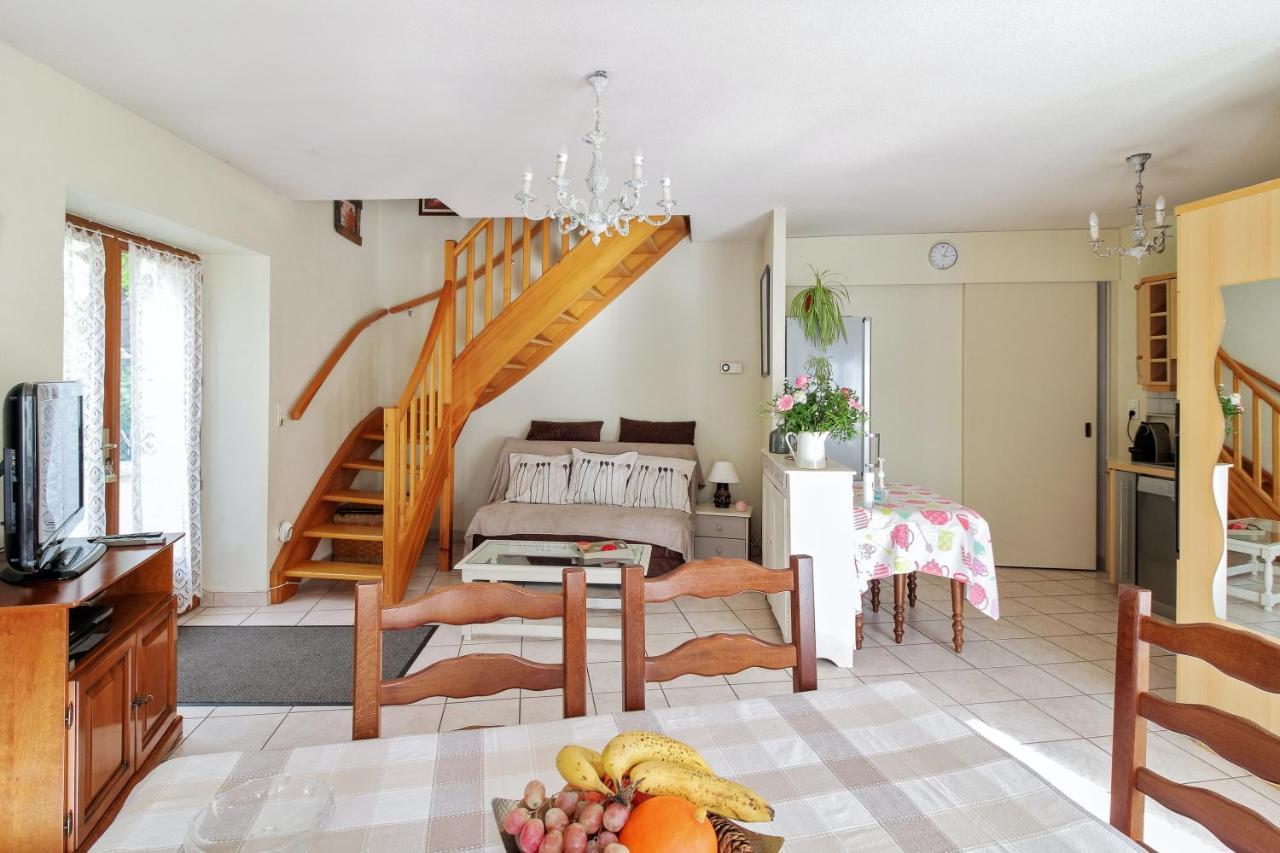 Maison Confortable Ornans + Jardin Екстер'єр фото