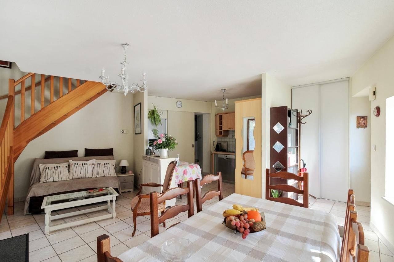 Maison Confortable Ornans + Jardin Екстер'єр фото
